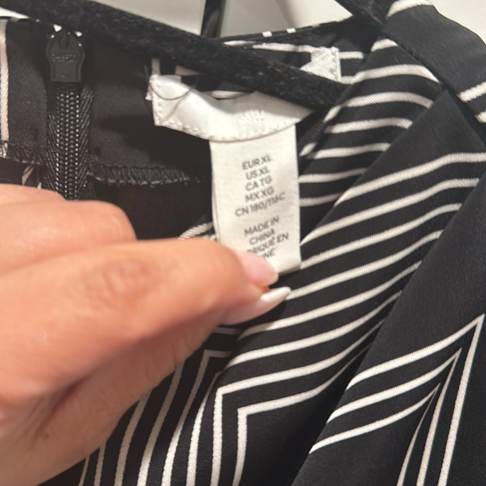 Geometric Pattern H&M top - Picture 3 of 3